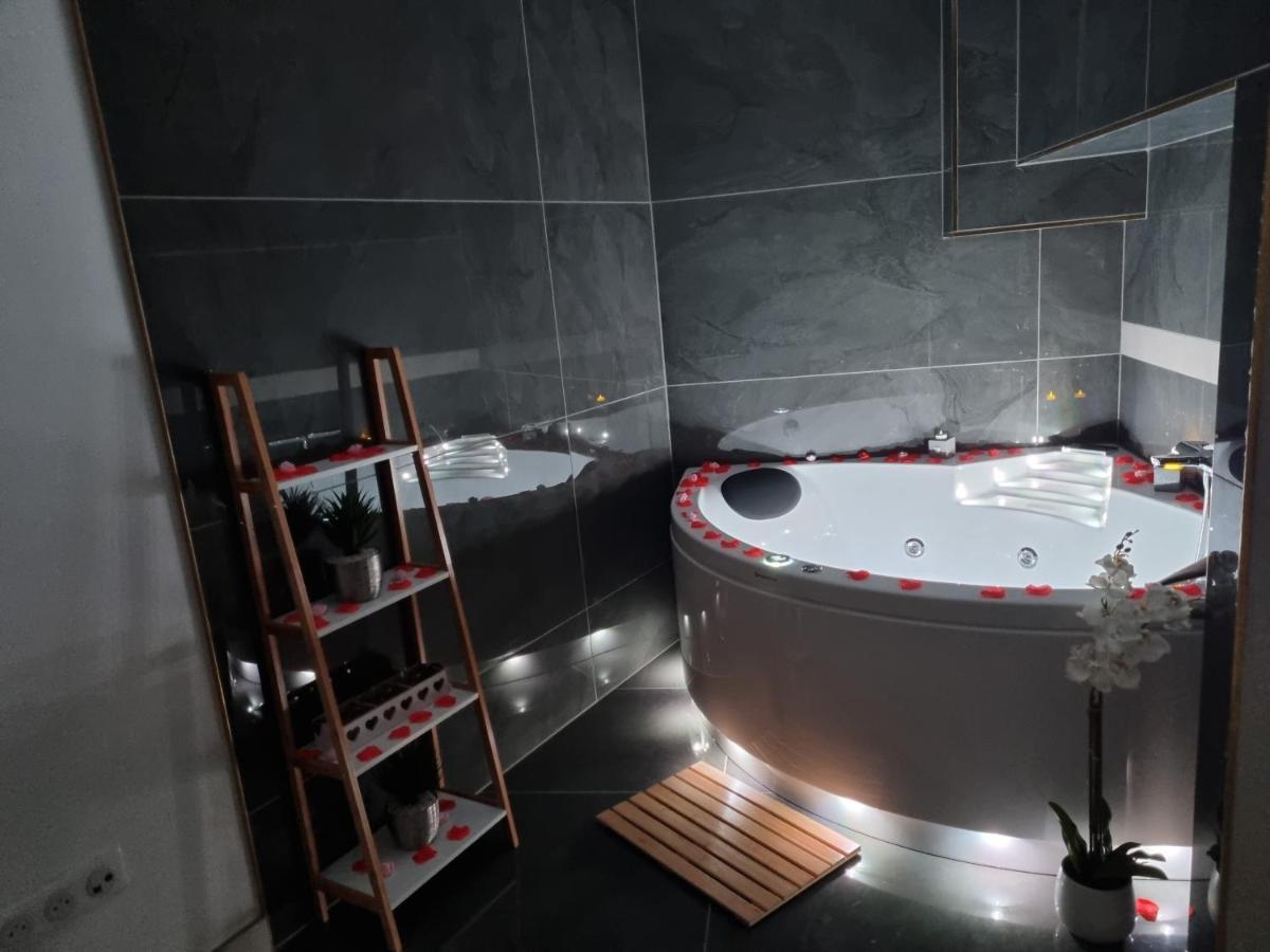 Jolie Maison, Balneo Lumino Therapie Et Terrasse Colmar Exterior foto