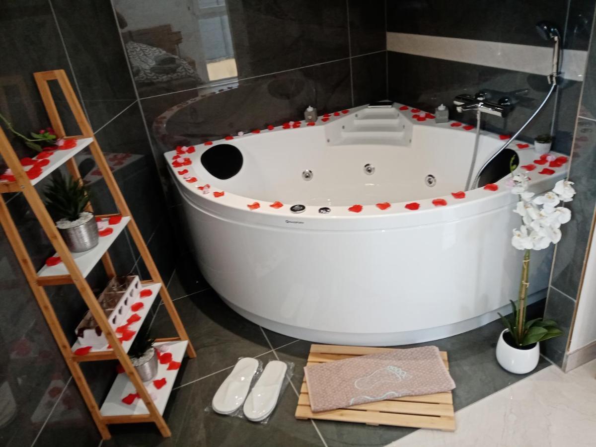 Jolie Maison, Balneo Lumino Therapie Et Terrasse Colmar Exterior foto